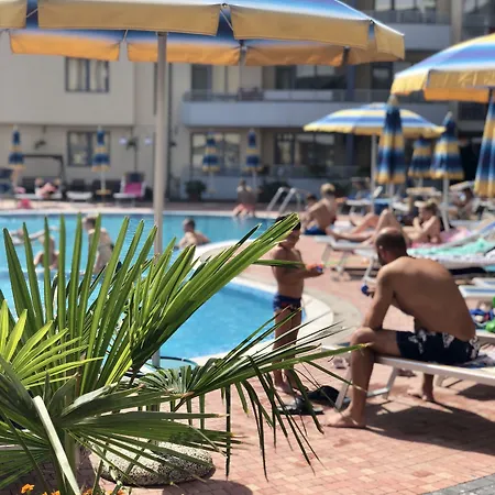 Central Plaza Studio * 써니비치