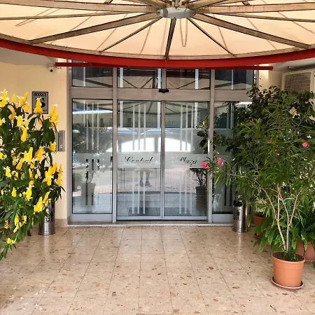 Plaza Apartment *